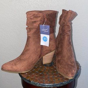 NWT🔥🔥 brown heeled boots